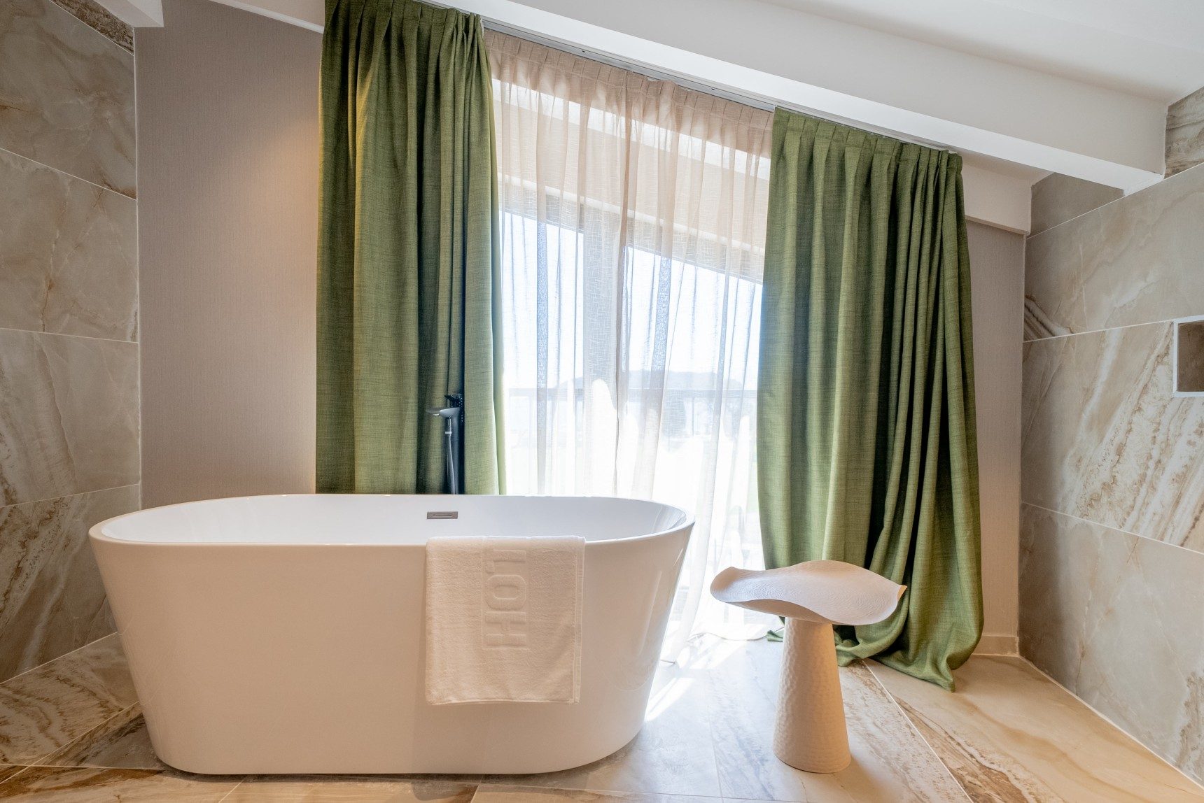Deluxe suite with sea view
