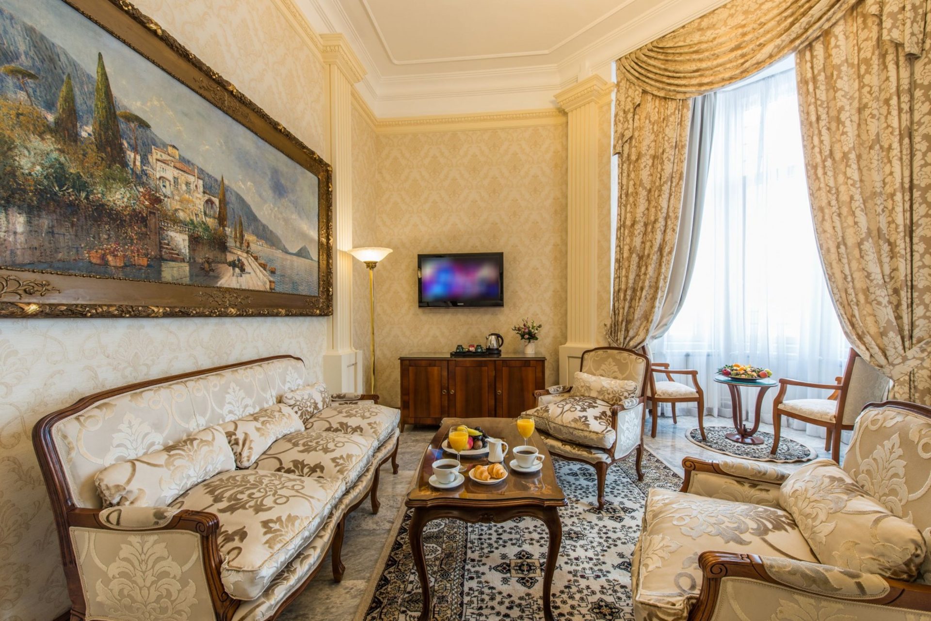 Presidential Suite — 3