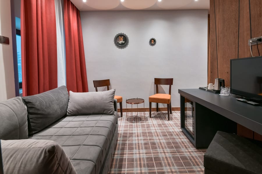 Superior Family Room — širi kadar
