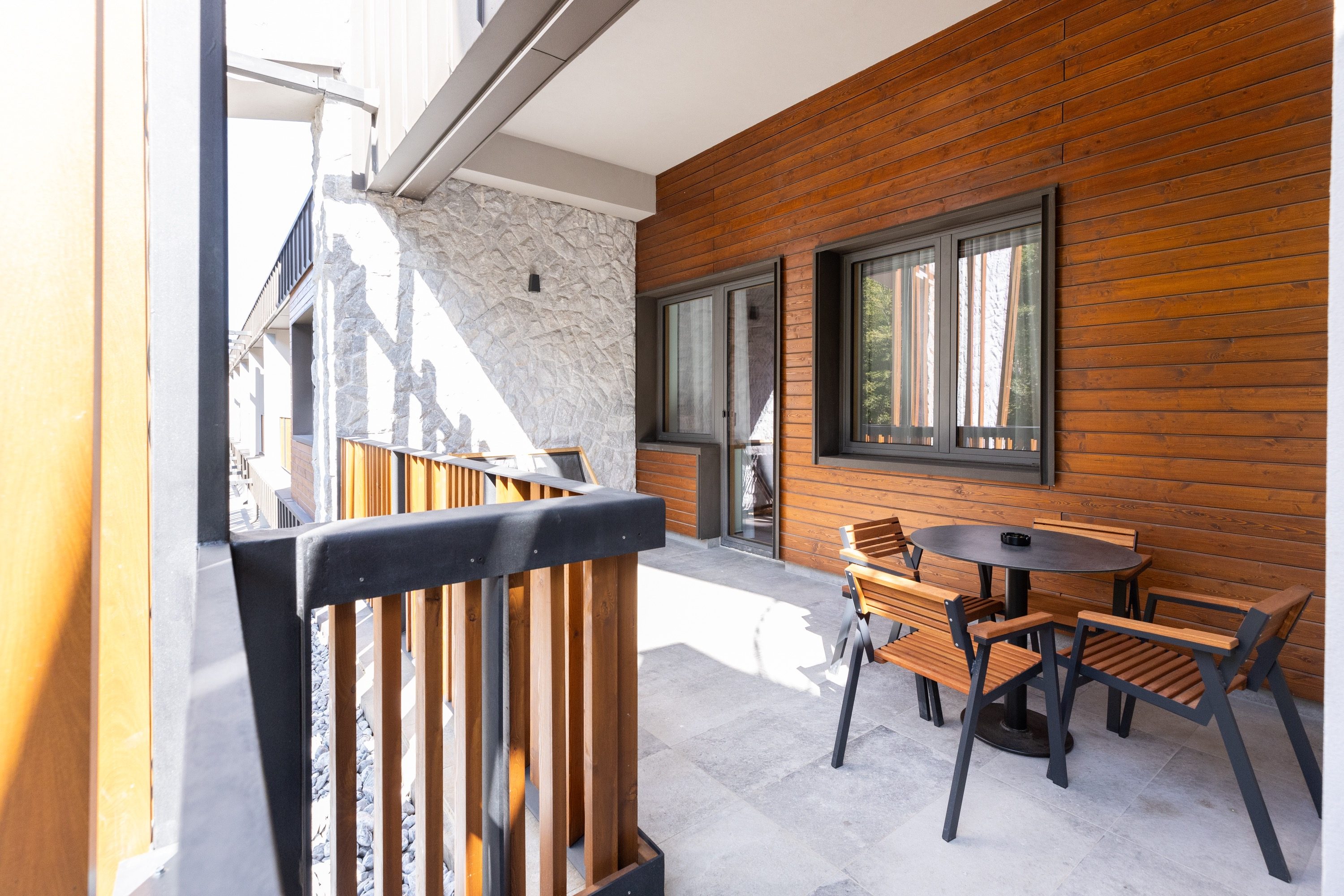 Ramonda Suite