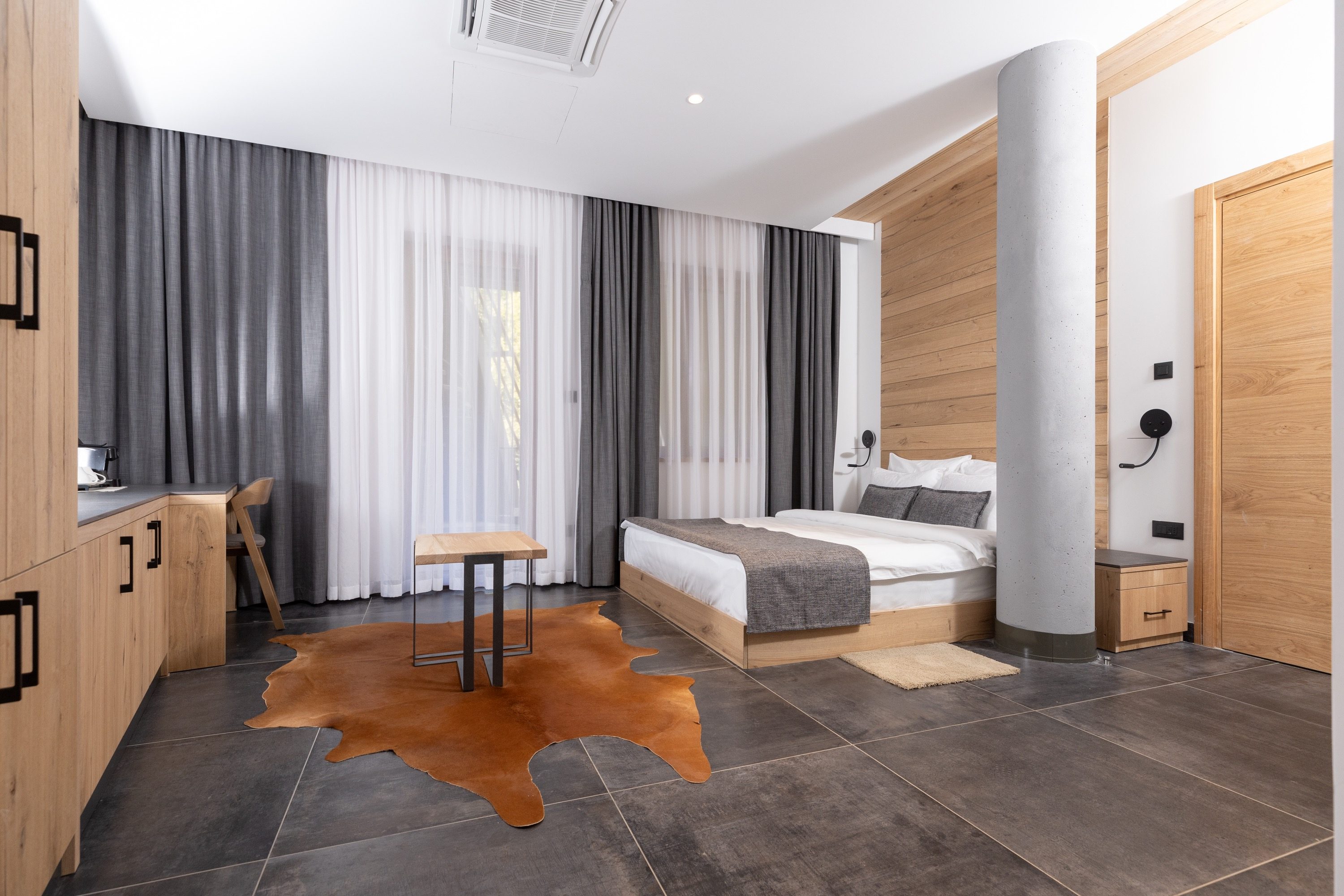 Ramonda Suite