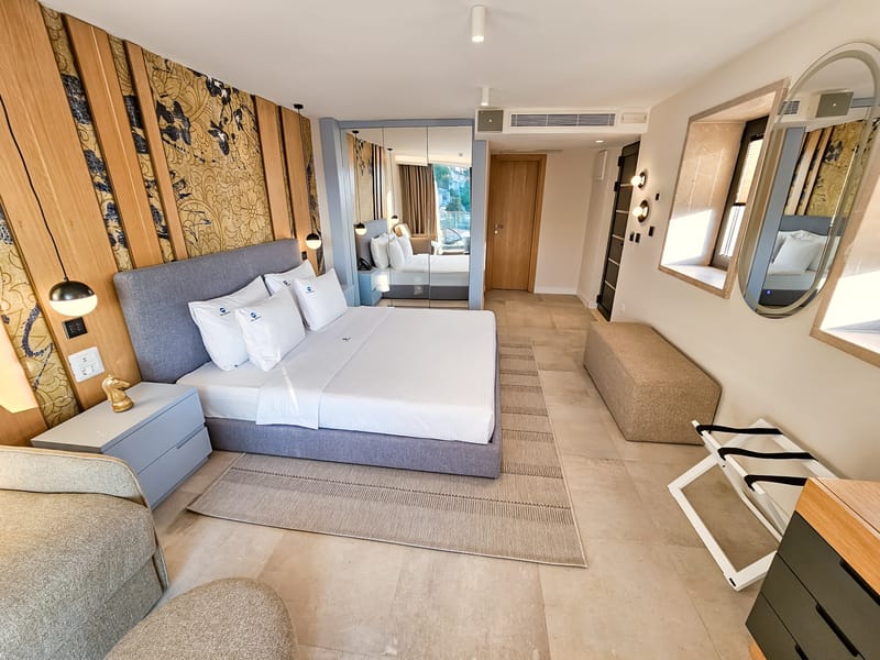 Premium Gold Triple Side Sea View